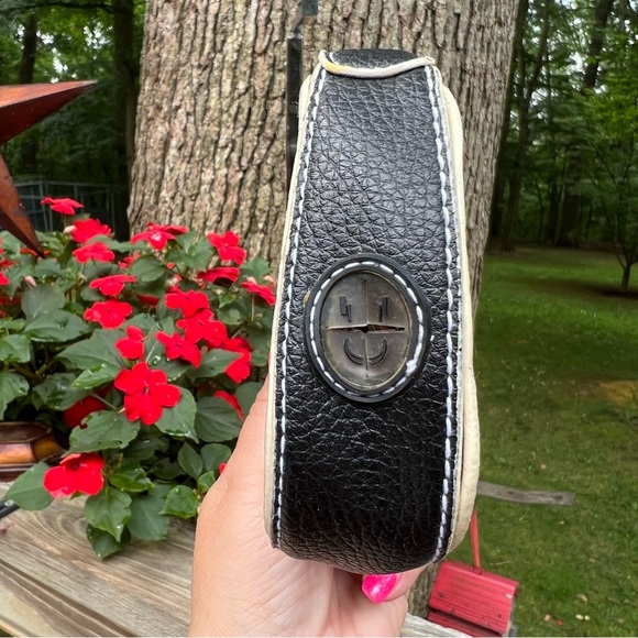 Leather Purse Snap On! Use to hold iPod, charger, plastic window for cords 💕 - Picture 8 of 9